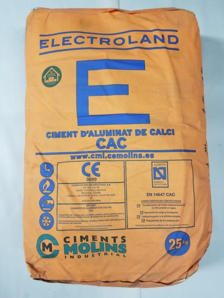 Ciment réfractaire noir